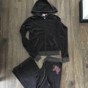 Juicy Couture track suit 💕